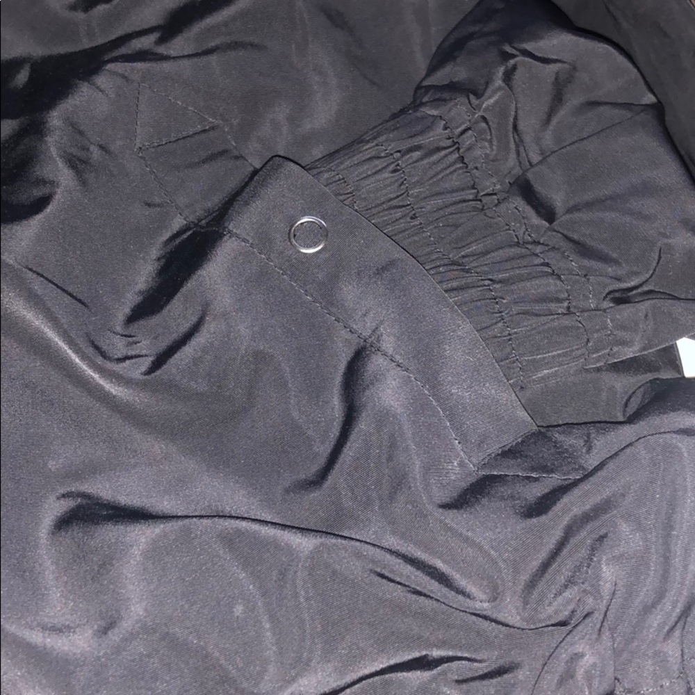 Wind Breaker - Picture 3 of 3
